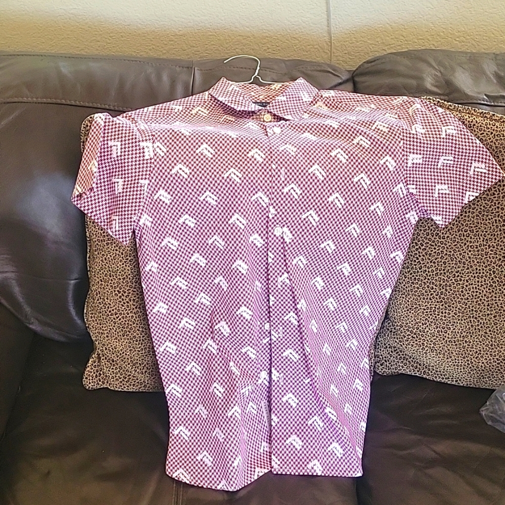 Perry Ellis, Men's size Small, 100% cotton shirt, white and burgundy pattern